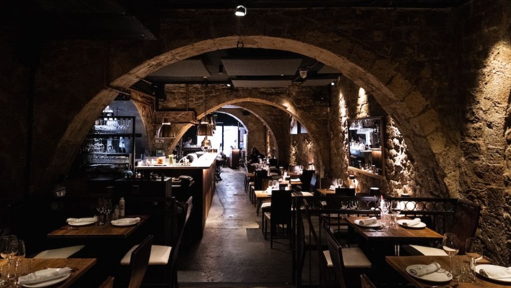 juanluisrecio's tweet photo. No es una ruptura con lo anterior -una #cocina mediterránea contemporánea, con algunos toques de fusión-, sino una evolución consciente que parte de la memoria culinaria. Una etapa en la que #Arcano excavará en... https://t.co/5OHySTFEOs #Barcelona #Born #restaurantes https://t.co/8hwU3MzhxP