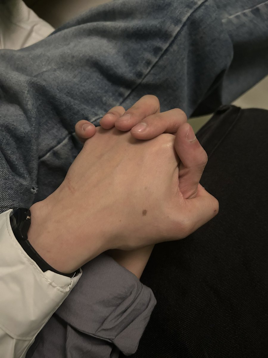 김휘이 tweet media