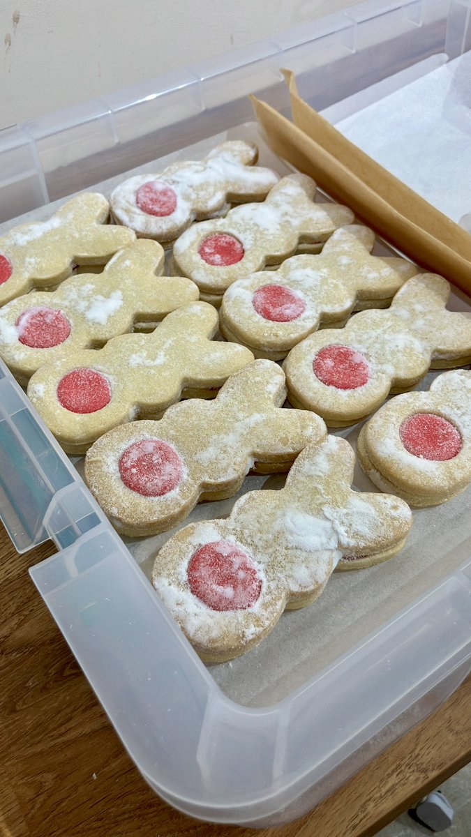 karen thompson tweet media