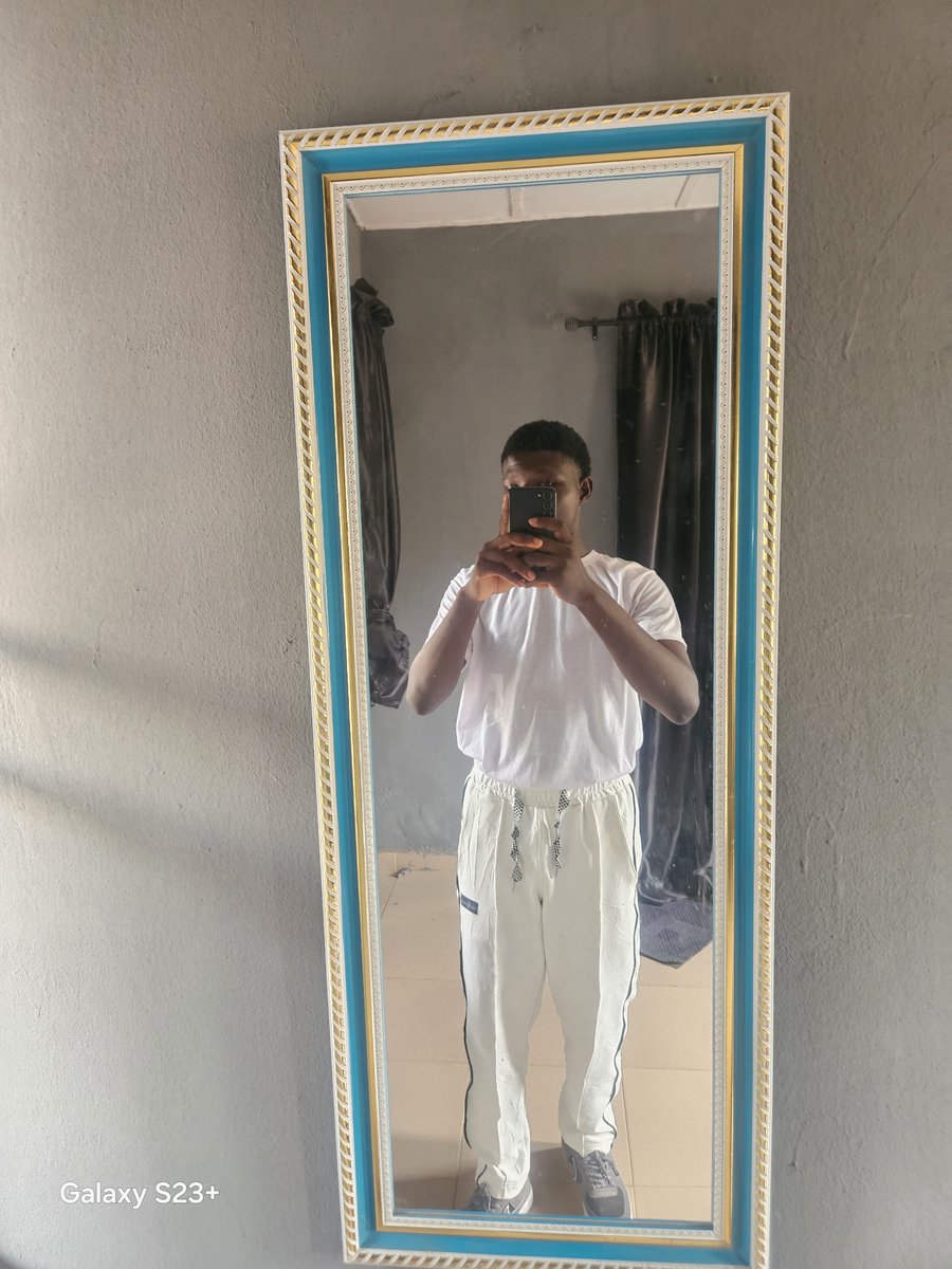 DRCRYPT123's tweet photo. GM
I'm Moses,a Veterinary Medical student,an Airdrop farmer and a Crypto vendor... https://t.co/uA5YX9gNU6