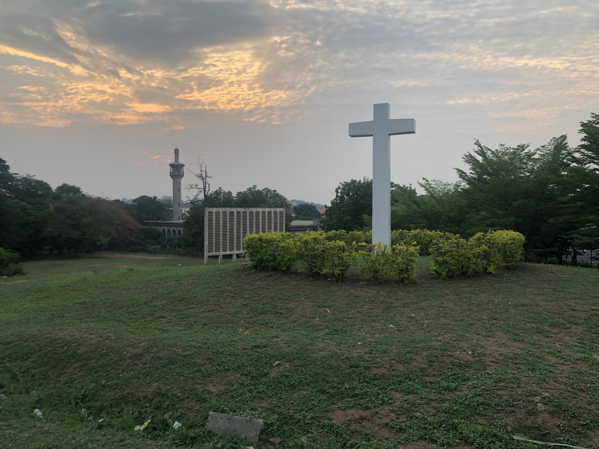 DavidUNnaji's tweet image. Situated between a Christian Cross and a Muslim Masjid stands a wall. 

Are you familiar with the story behind the University of Ibadan’s Peaceful wall?

#nigeria #religion #ChristianFaith #islam