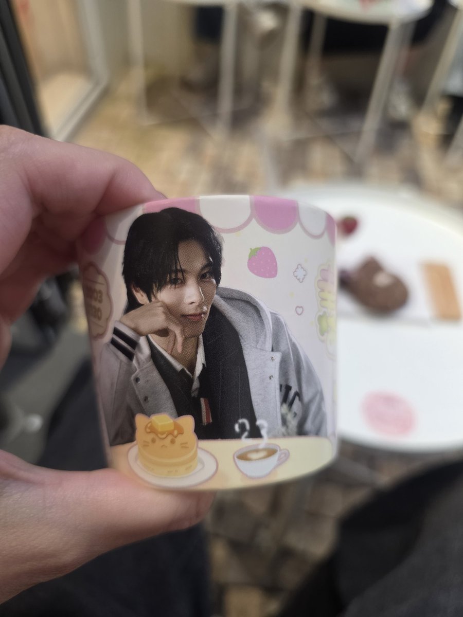 よる☺︎ tweet media