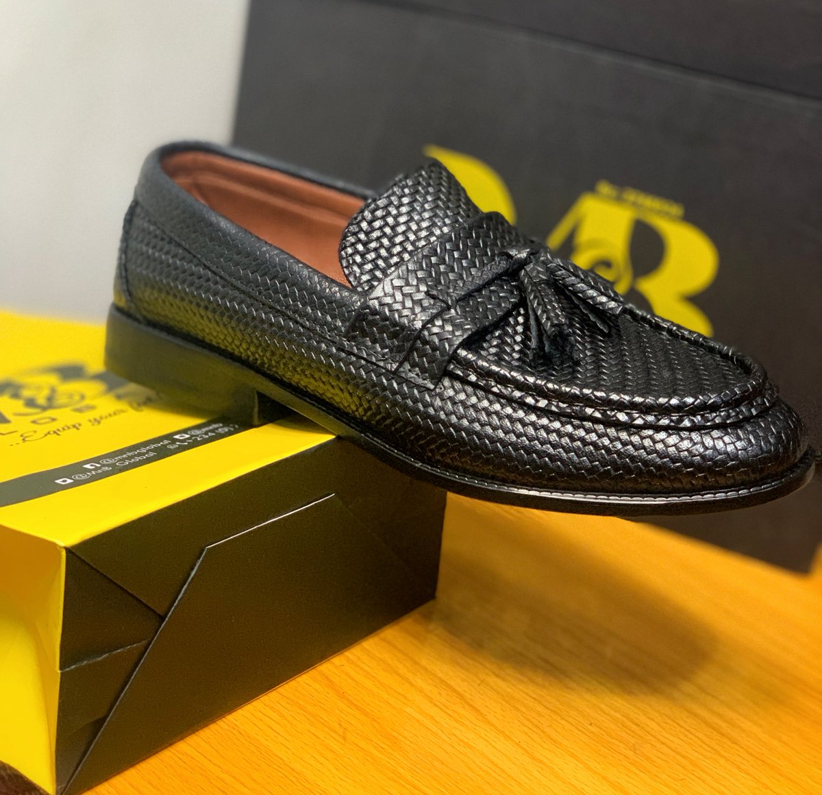 Muize | 👞🤝 tweet media