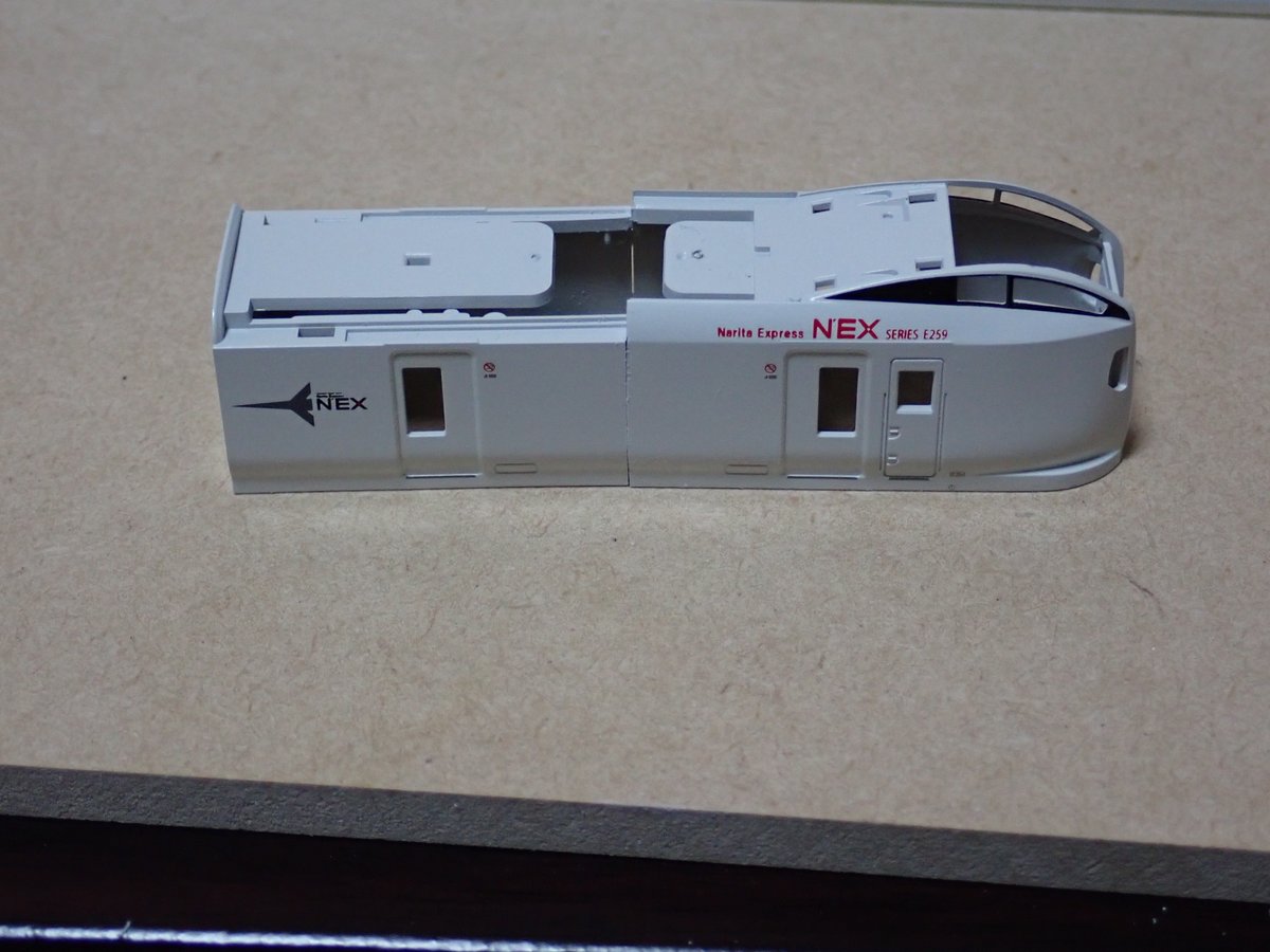 pictoy's tweet photo. Bヤス届いたので試してみた・・・
使い道のない車両をゴシゴシｗ
慣れるとうまくいくかも
プラ棒の端部加工仕上げには最高かも https://t.co/oQwOCjcnwB
