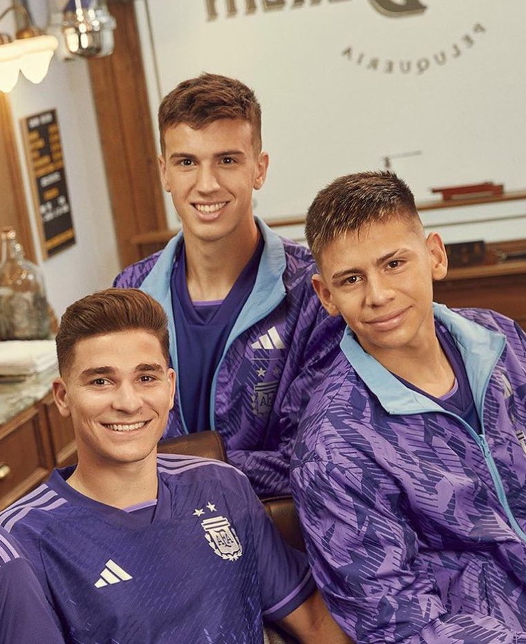 𝐄𝐉 tweet media