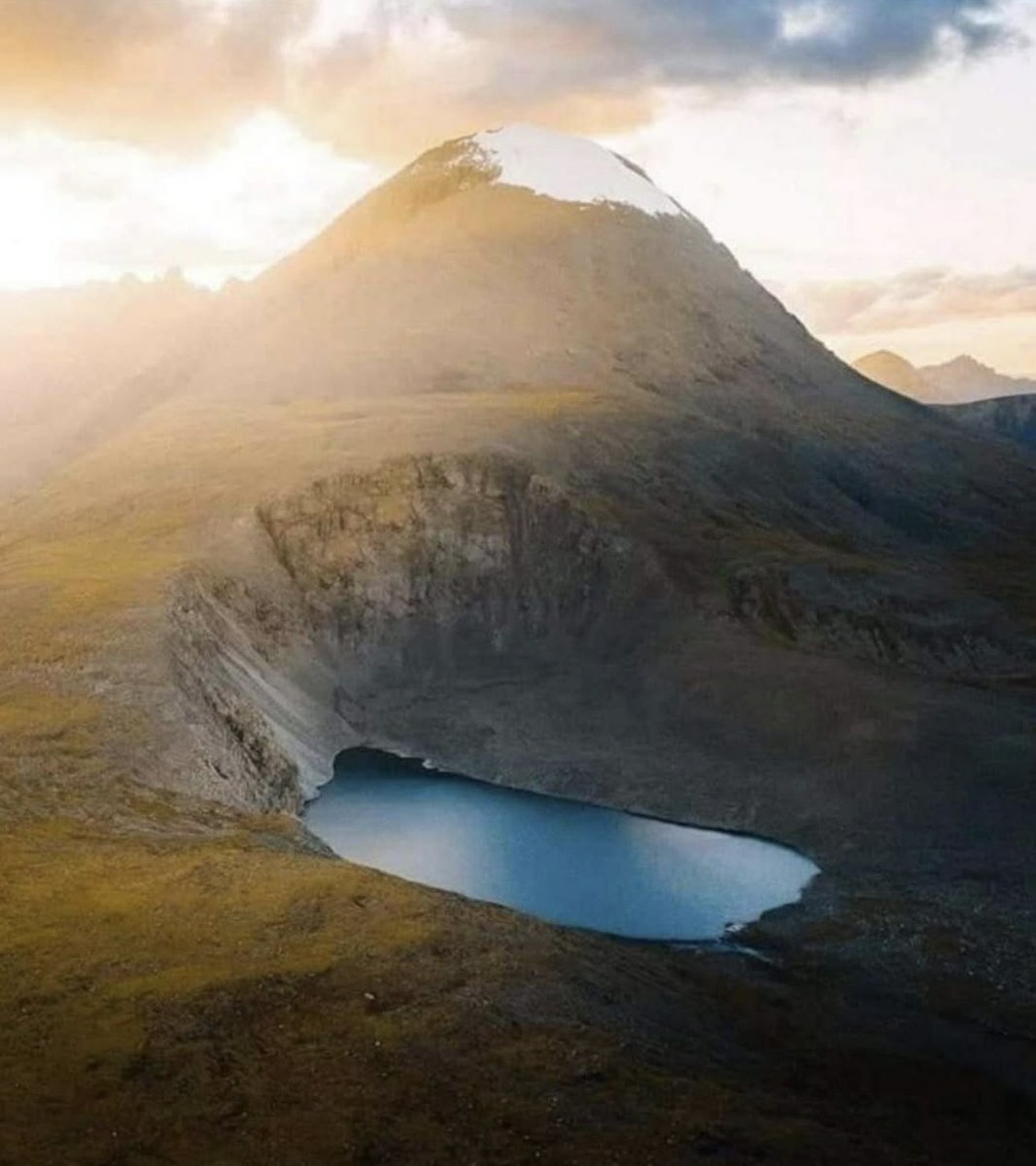 ULIASTAIN KHUU tweet media