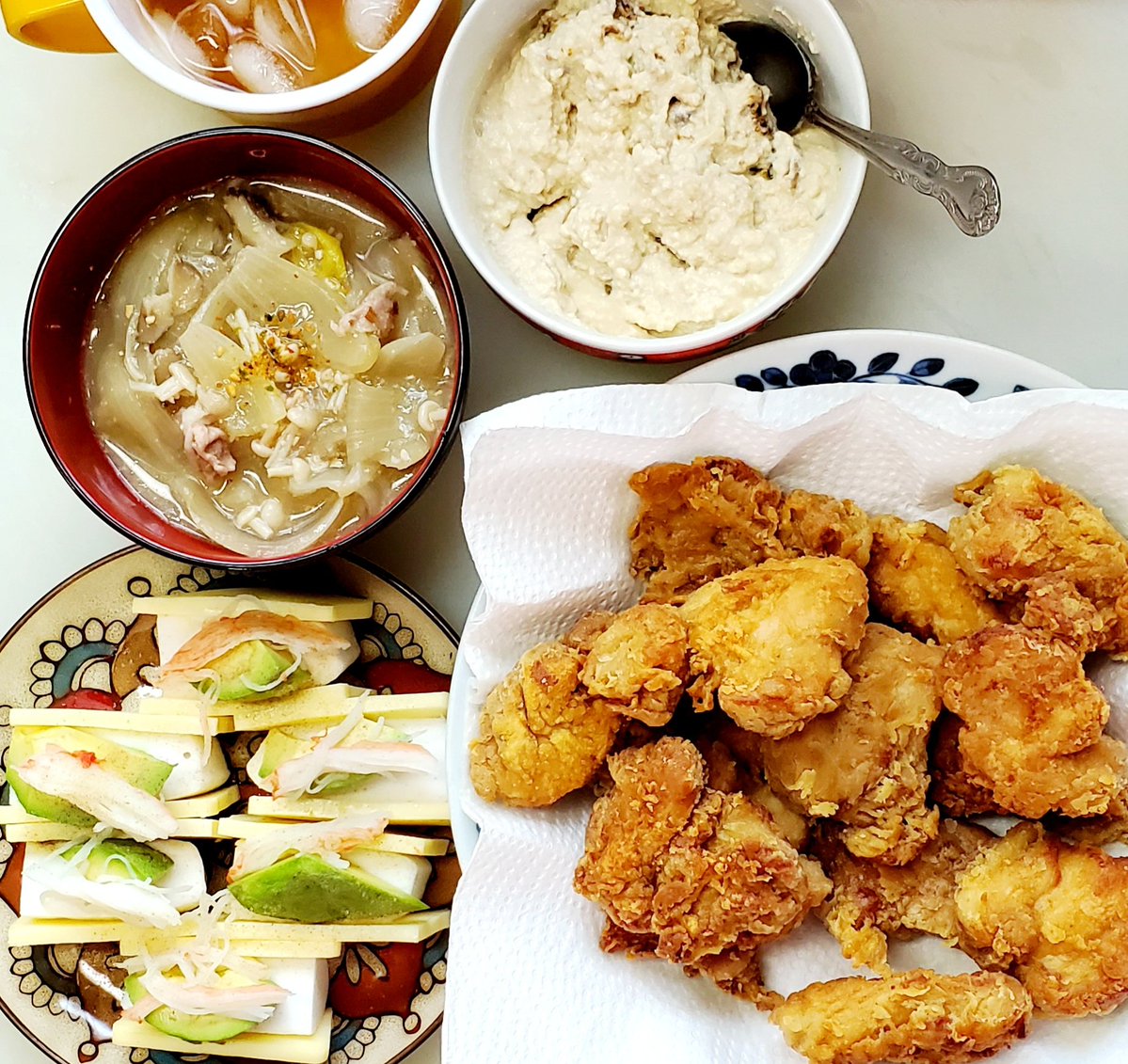 よんが tweet media