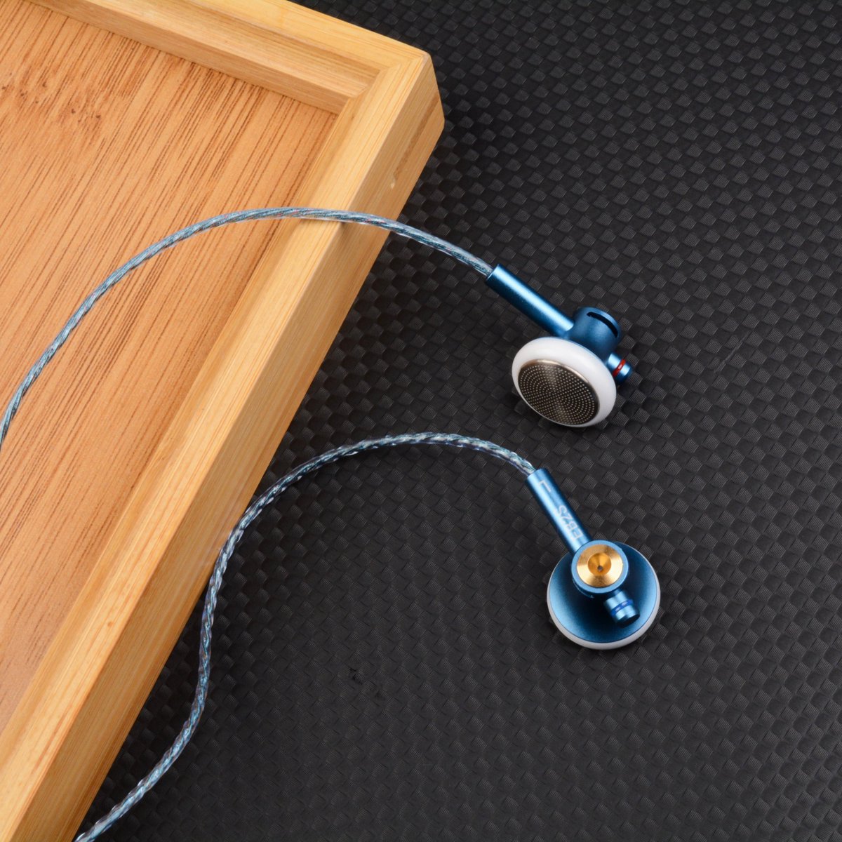 NicehckAudio's tweet photo. 🔥 Deal Alert: EB2S Pro on Amazon US! 🔥
🎧 15.4mm dynamic driver
✅ Great frequency response & amazing bass
✅ Gold-plated L-shaped plug + silver-plated & OCC hybrid cable
Was $33.99 → Now just $27.19 (20% OFF!)
Grab yours 👉https://t.co/5nveumkE20
#EB2SPro #AmazonDeal https://t.co/RY0xLrUNxL