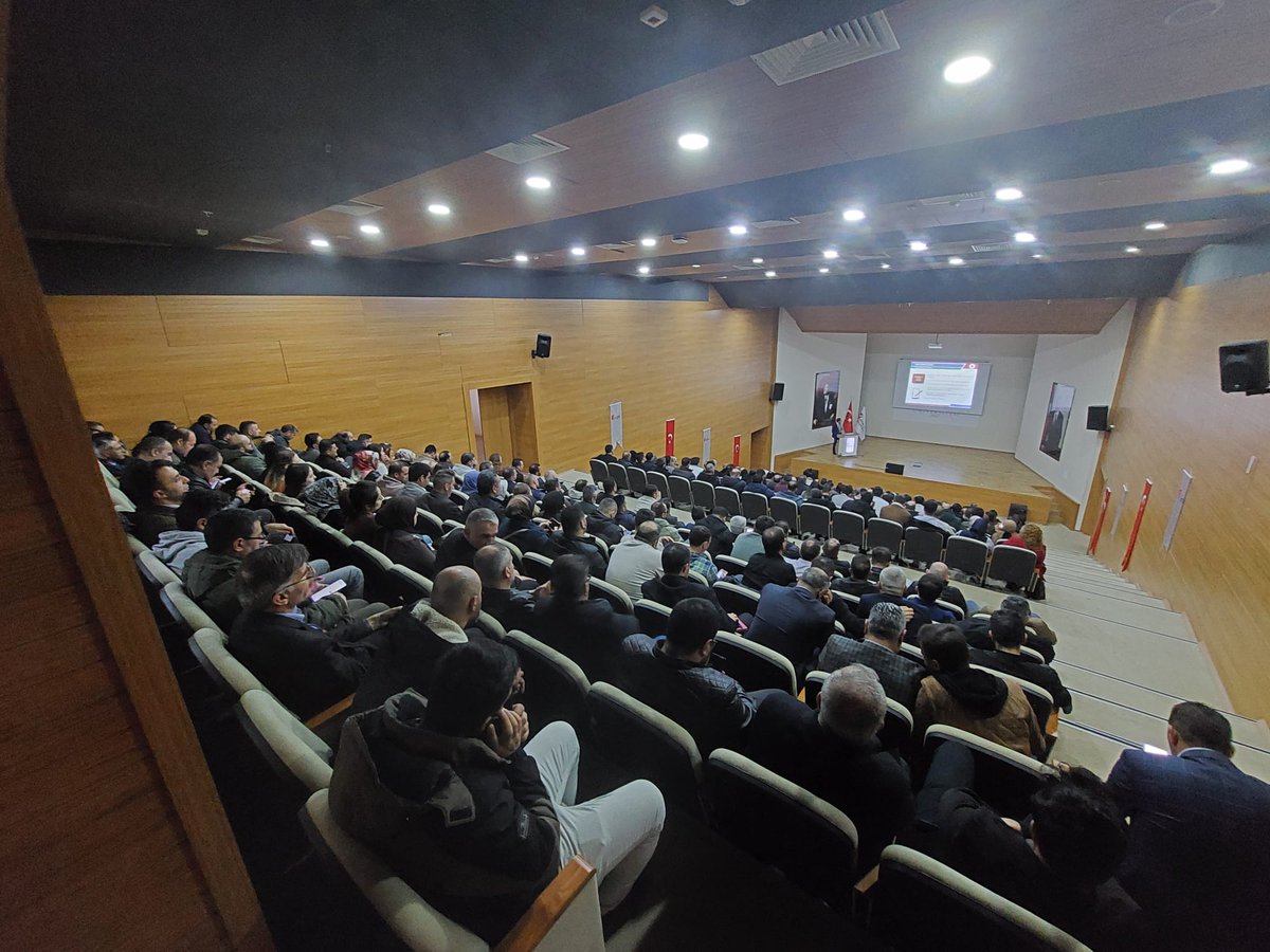 Valiliğimiz koordinesinde, Defterdarlığımız tarafından düzenlenen hizmet içi eğitim programına Borsamızı temsilen Genel Sekreterimiz M. Emin CENGİZ katılım sağlamıştır. Kamu hizmetlerinin etkin ve mevzuata uygun yürütülmesine katkı sunacak bu programın hayırlı olmasını dileriz.
