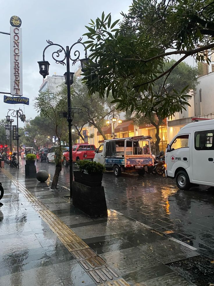 umi rosdiah tweet media