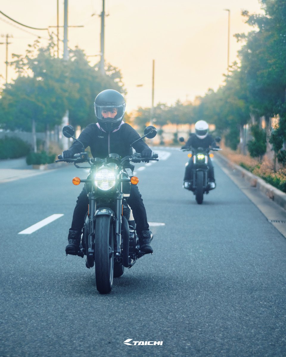 taichi_official's tweet image. 【Enjoy Riding！】
バイクの季節！

暖かくなってきて桜も満開！🌸
ツーリング日和が続きますね！
TAICHIアイテムを身に着けて、おしゃれに安全なバイクライフを楽しもう！

2026 TAICHI 春夏アイテム公開中!
rs-taichi.com/feature/2026ss/

#RSTAICHI
#TAICHI
#RSタイチ
#アールエスタイチ
#バイク