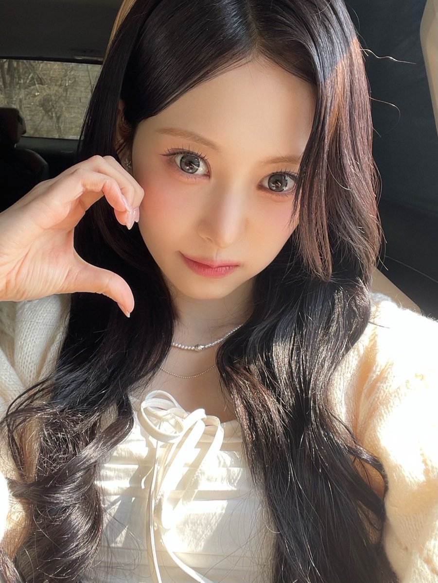 from rescene 🫧💄 tweet media