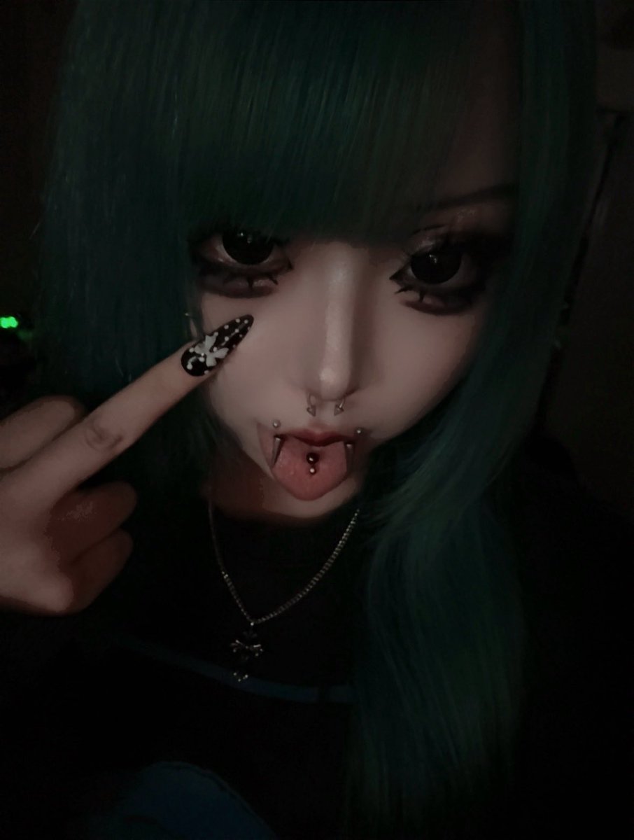 るな tweet media