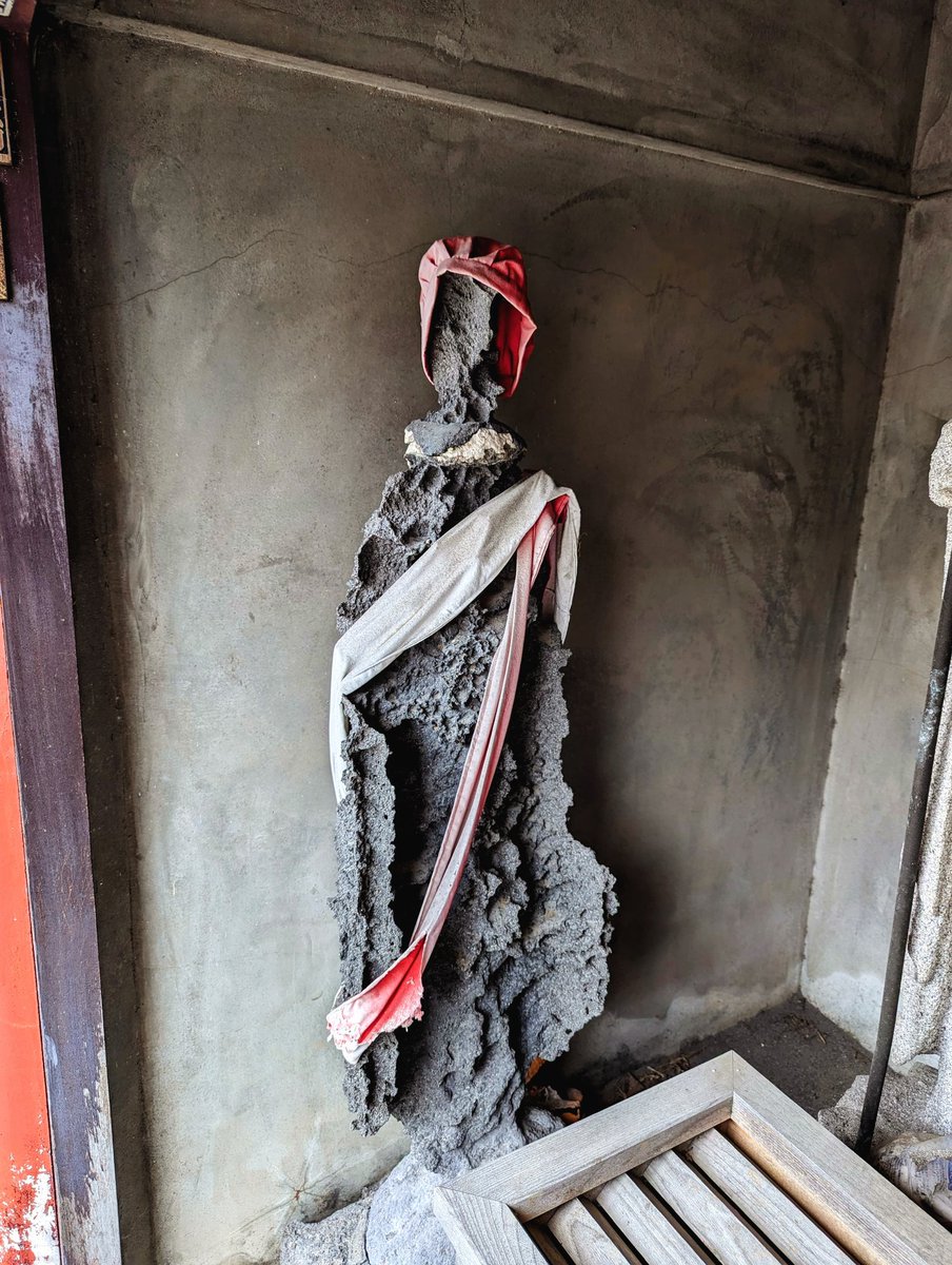 シカクガング tweet media