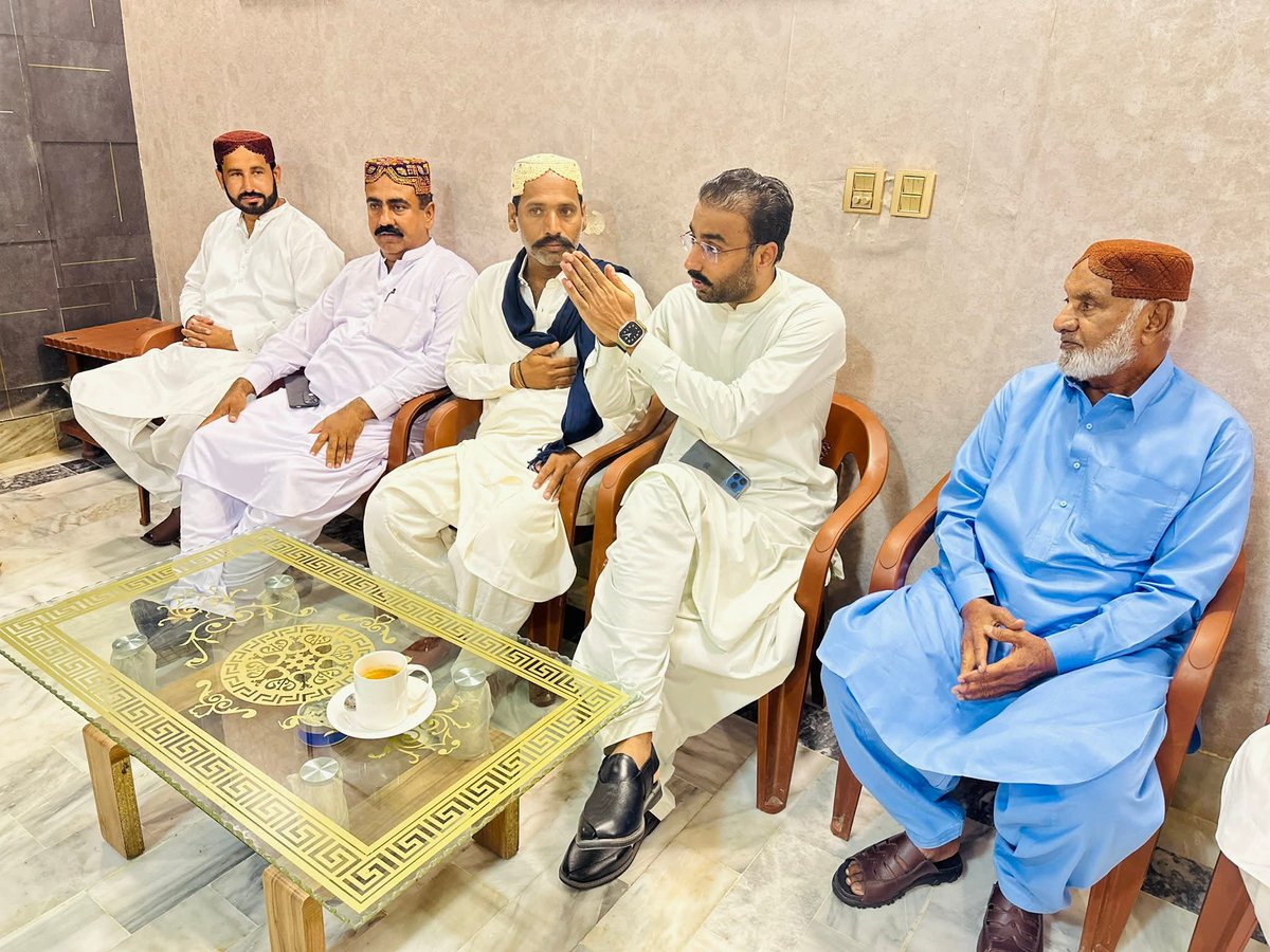 AsgharAliS786's tweet image. Today 03_04_2026

#PPPP Young Leader 
#Mr @bilalshoro376 sb, young Brother of irrigation and P D Minister Mr @jamkhanshoro Sb Meet with Party Workers, Voters &amp;amp; Local Residents and Solved their Problems at #ShoraHousePS60 #Hyderabad
@BBhuttoZardari @AseefaBZ @KashifShoroPPP