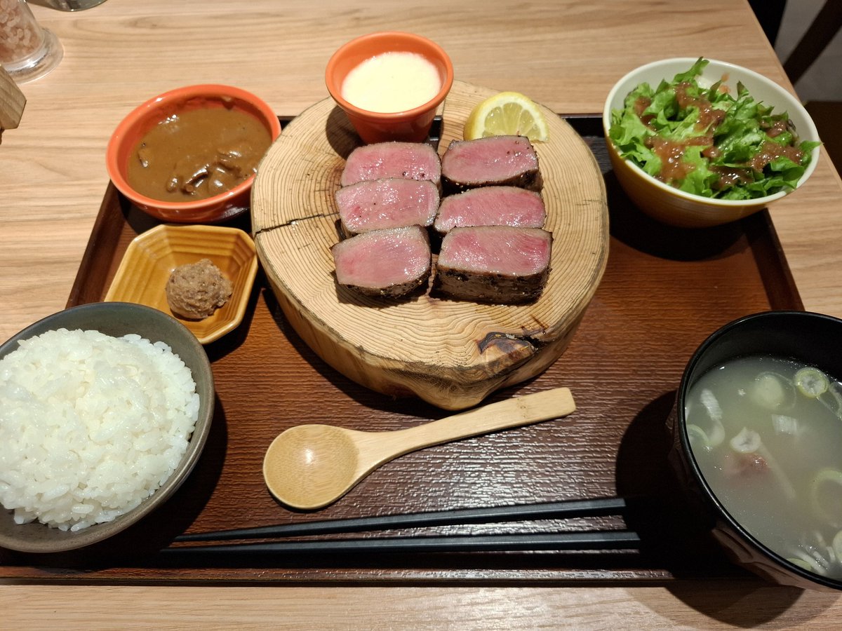 大阪ジラフルジムバ
ドラパルト使用
ドラパ️⭕️(ほんとはもう1ターンあったけど、お相手優しすぎる感謝)
ルカリオ️⭕️
ストリンダーバレット❌
ストリンダーははじめてやるので混乱でした
終わったあとアドバイスまでいただけて良かったです！
あとこの飯美味かった！！！