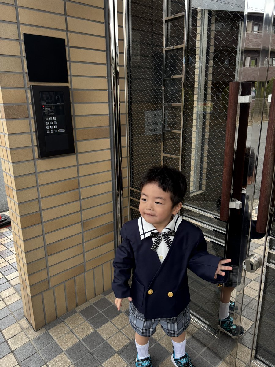 miii3140's tweet photo. 明日で4歳嘘でしょ
3歳が一番子育てきつかった
4歳は楽させてよ…😭笑 https://t.co/NdyaNjtGKb