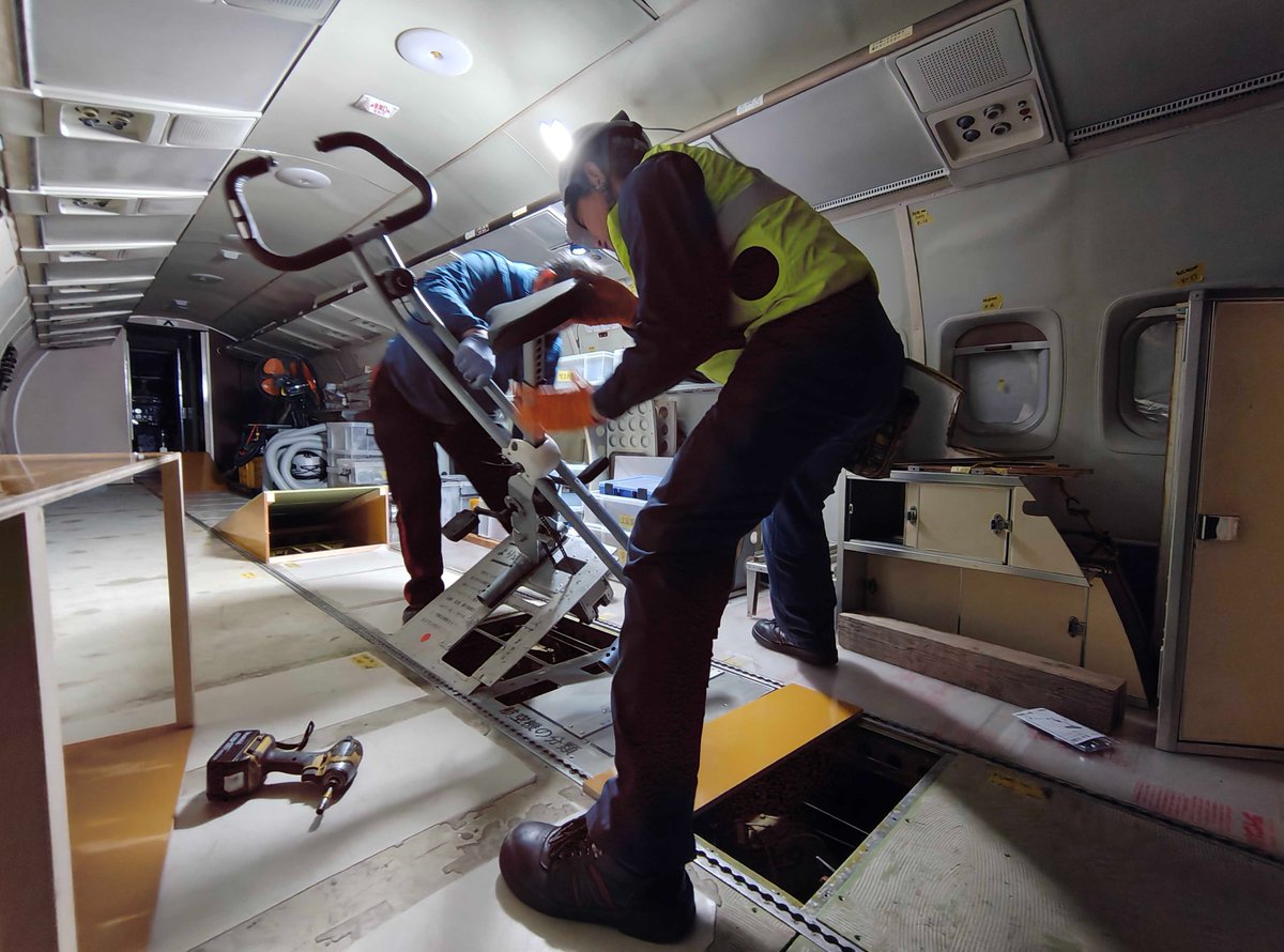 YS-11試作１号機保存プロジェクト tweet media