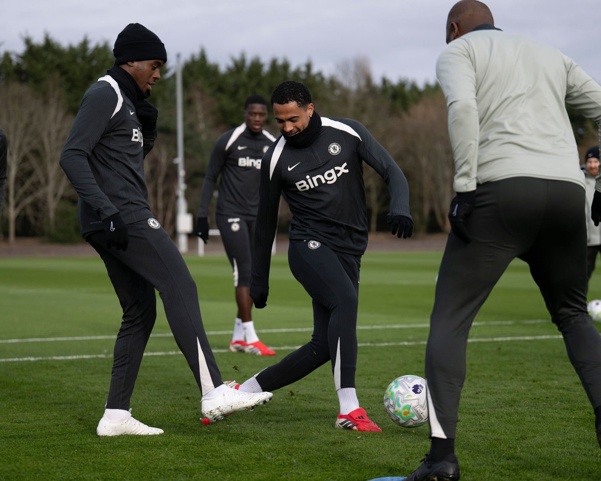 Blue_Footy's tweet photo. Levi Colwill is back in full training, according to Liam Rosenior. https://t.co/bnBFHLEKFp