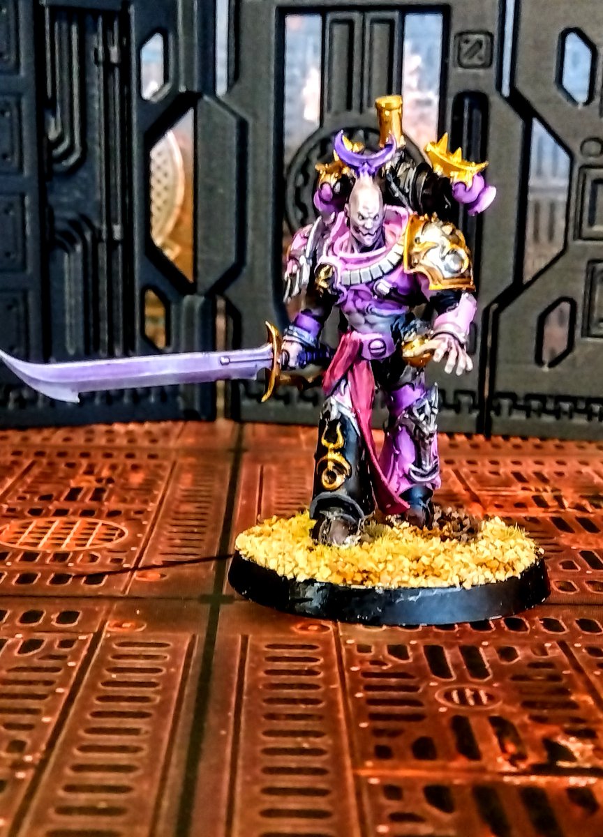 #warhammer40K よりエンペラーズ・チルドレン「フロウレス・ブレイド」です。
こちらもコロシアム用にペイント。
機動力の高さと非常に強力な白兵戦能力が持ち味。
とは言え撃たれ弱いので前に出すぎればハチの巣にされるので扱いは難しい。
#ウォーハンマー
＃warhammercommunity