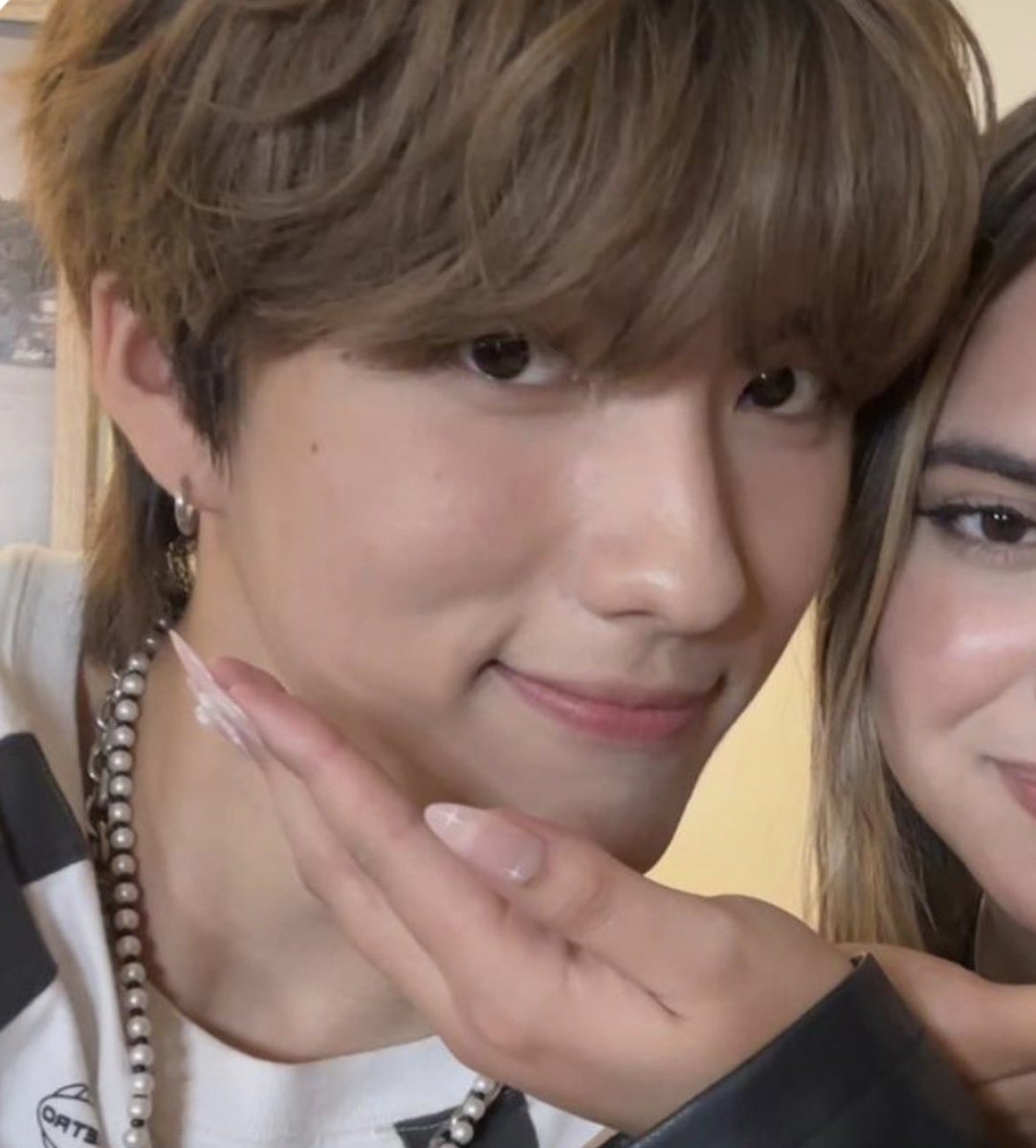 Ieehankook's tweet photo. its hankookie’s dayy!! <3 happiest birthday to my favorite person! i hope you have the best day ever i miss you sm :( 

#HAPPY_HANKOOK_DAY https://t.co/qbR8JRTV0T