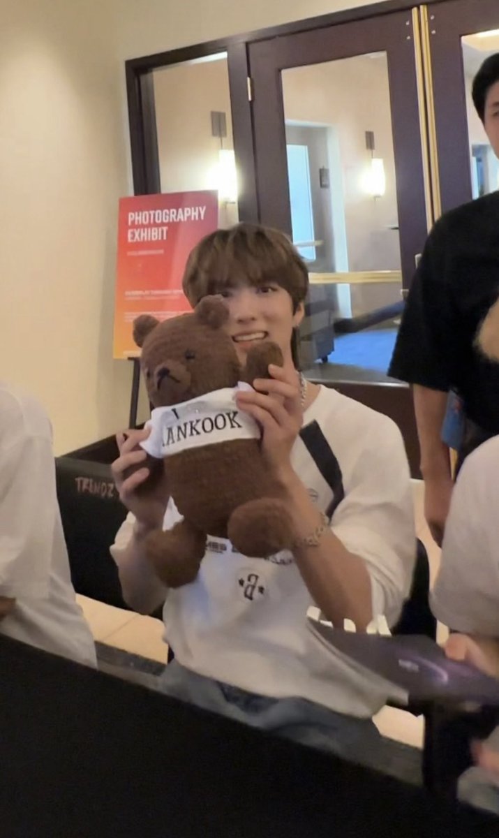Ieehankook's tweet photo. its hankookie’s dayy!! <3 happiest birthday to my favorite person! i hope you have the best day ever i miss you sm :( 

#HAPPY_HANKOOK_DAY https://t.co/qbR8JRTV0T