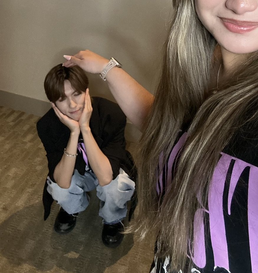 Ieehankook's tweet photo. its hankookie’s dayy!! <3 happiest birthday to my favorite person! i hope you have the best day ever i miss you sm :( 

#HAPPY_HANKOOK_DAY https://t.co/qbR8JRTV0T
