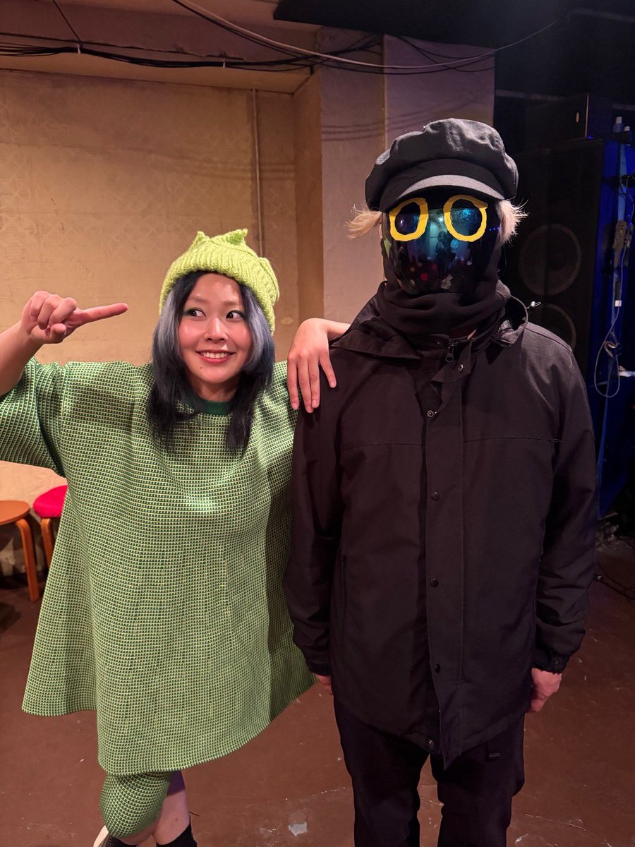 先日、専門の同期の
シンガーソングライター
「EMILY DAKOTA」のライブを観に行きました！！！

常に進化し続けている様子と、センスが本当に好き。

めちゃくちゃ良いステージでした！！！

↓曲聴いてくれ！！！

EMILYDAKOTA - byebye MV (エミリーダコタ- バイバイ)
youtu.be/krxYrLv8GGw