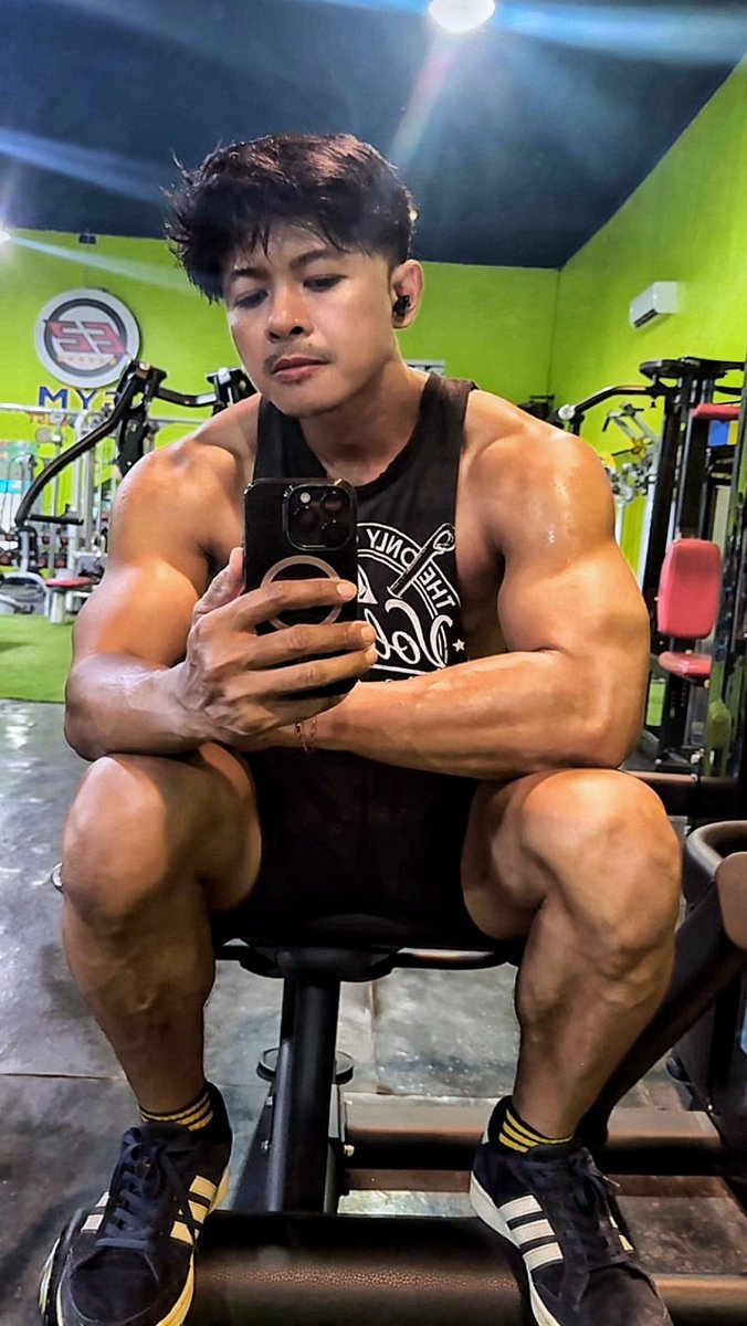 putu71019392's tweet photo. Gaazzzz
Berekeringaat….
🙏🙏🤣🤣💪💪🏋🏿‍♂️🏋️🏋️😇💦 https://t.co/xGO8tzTgaO
