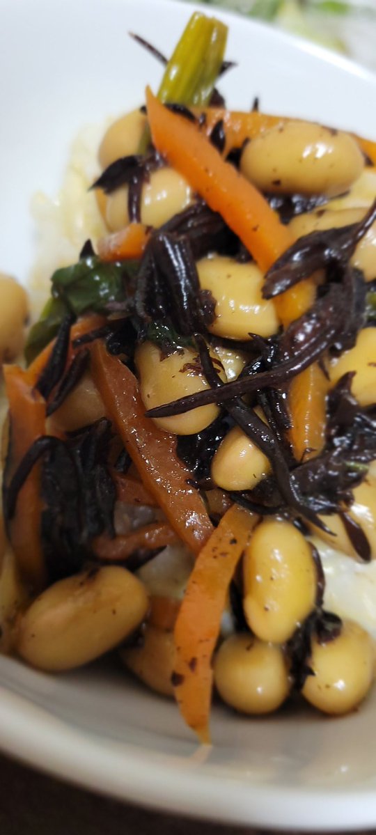 ぺたこ(ひじき)「頭突きさん」HIZIKIN tweet media