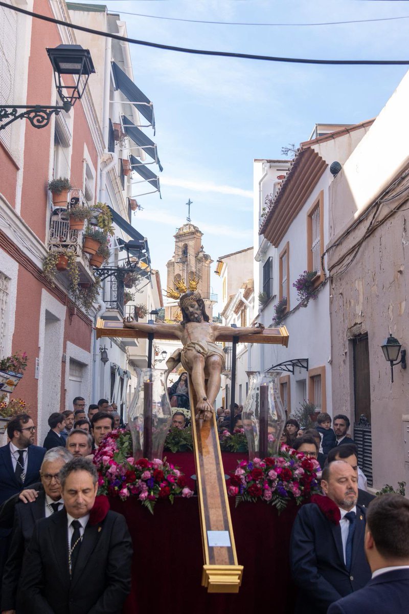 AmoryCaridad's tweet photo. ✝️ Via+Crucis y traslado del Santísimo Cristo del Amor y la Santísima Virgen de los Dolores.

«Mirad el árbol de la Cruz, en que estuvo clavada la salvación del mundo. Venid a adorarlo».

#CofradíasMLG #AmoryCaridad26 https://t.co/XKC43hJ46U