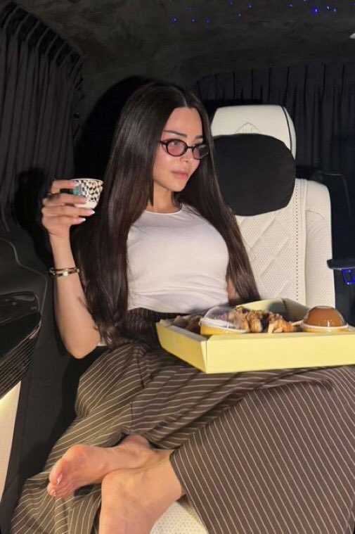 Retavwd99's tweet photo. كسمك تعال احلبك واخنزرك على عماتك المشهورات بمقابل لايك كارد 😵‍💫😵‍💫🐽💦 https://t.co/BPmDkDcHLN