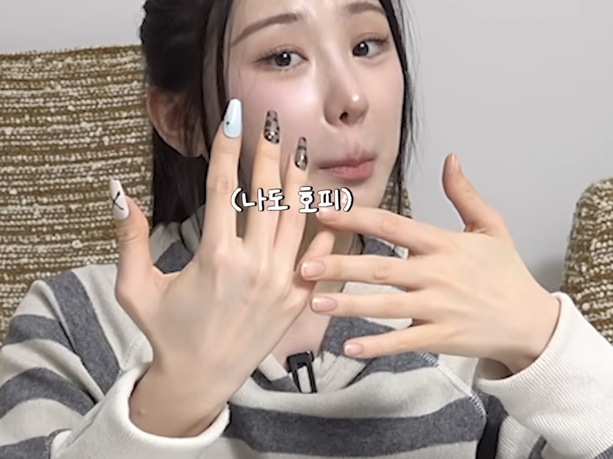 🦋저화질의 이채연🦋 tweet media