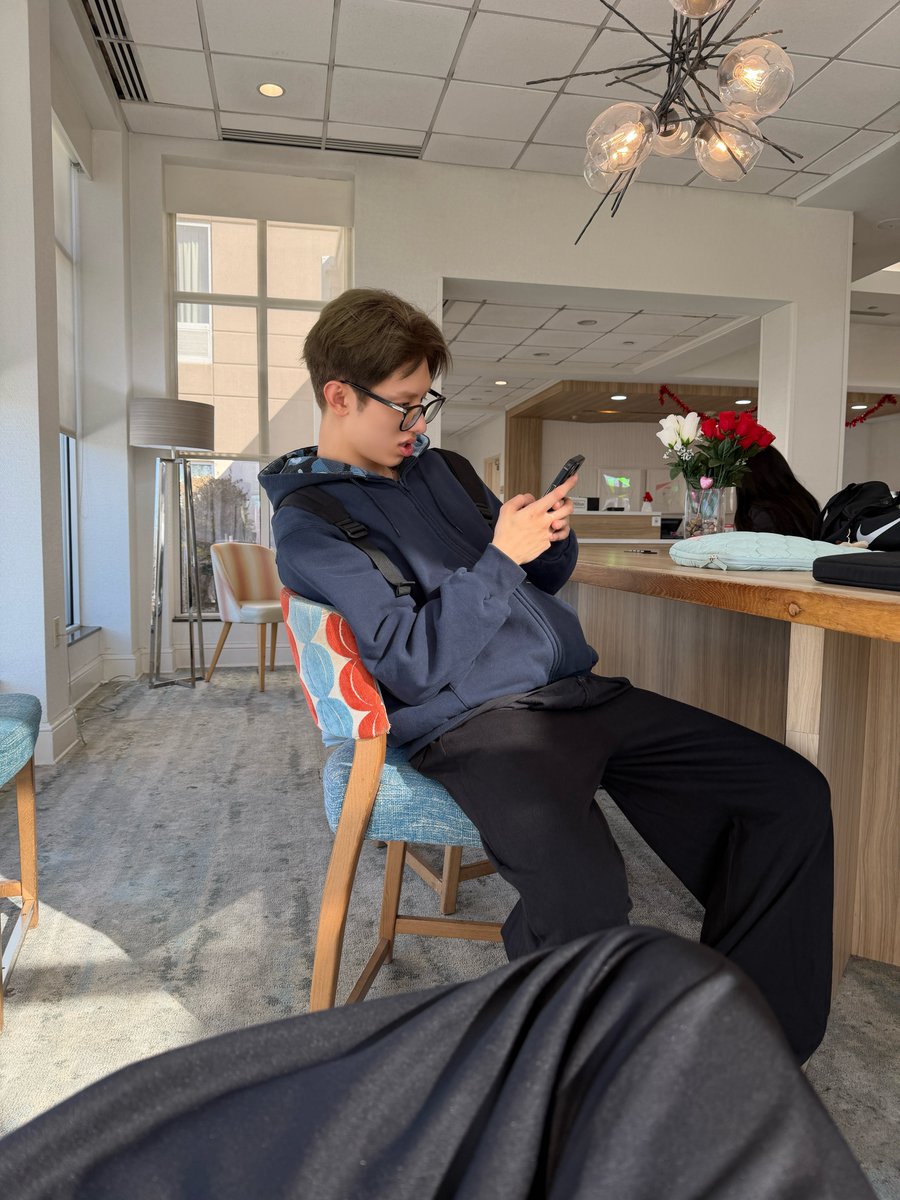 ALL(H)OURS tweet media