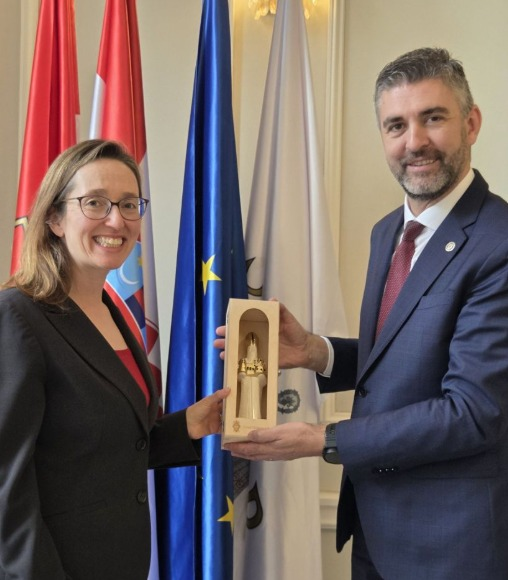 Canada in Croatia and Kosovo tweet media