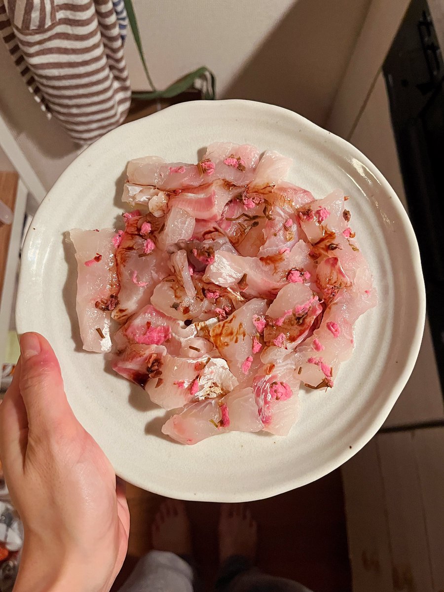 まずこちら春のカルパッチョ