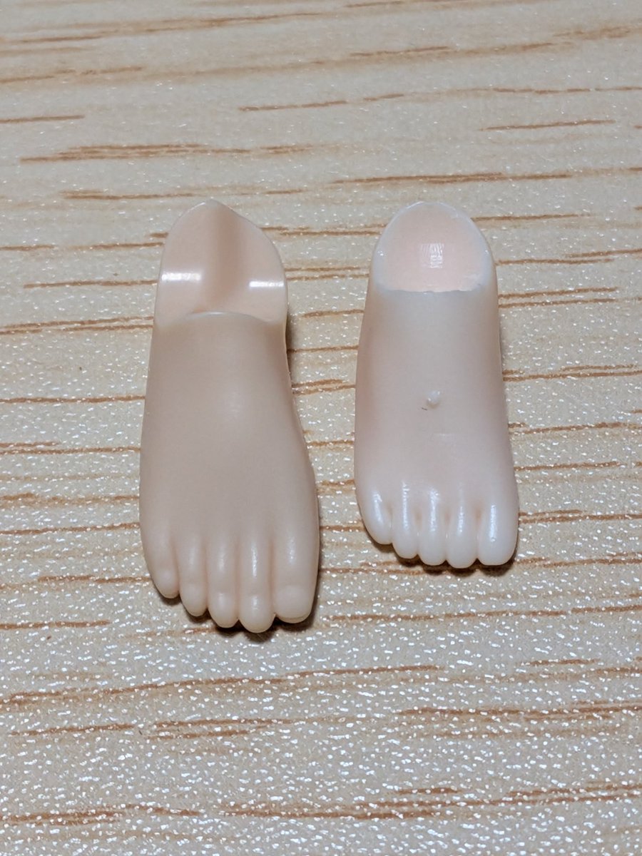 _ct110_'s tweet photo. 普通サイズを購入させて頂きました
グランデスケールだと無改造でそのままでいけます
これでリカちゃん靴とか色々履けるので嬉しい✨
ありがとうございます！
#汎用性6分の1あんよ https://t.co/liWFxUv3tf