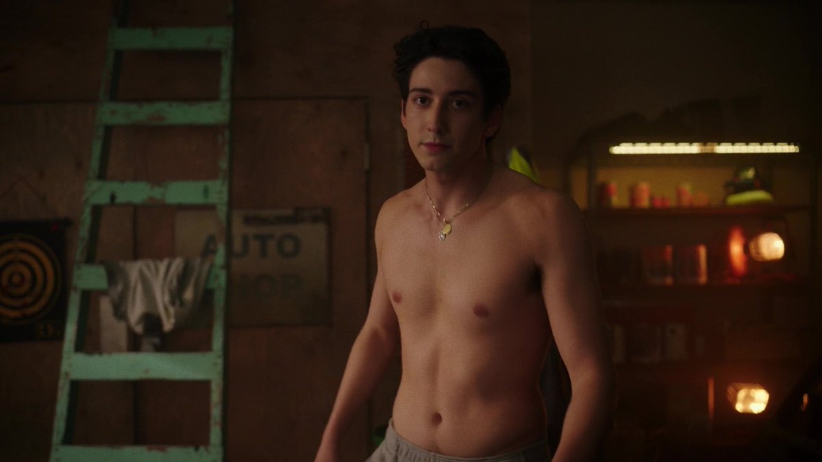 MALE CELEB ARMPITS tweet media