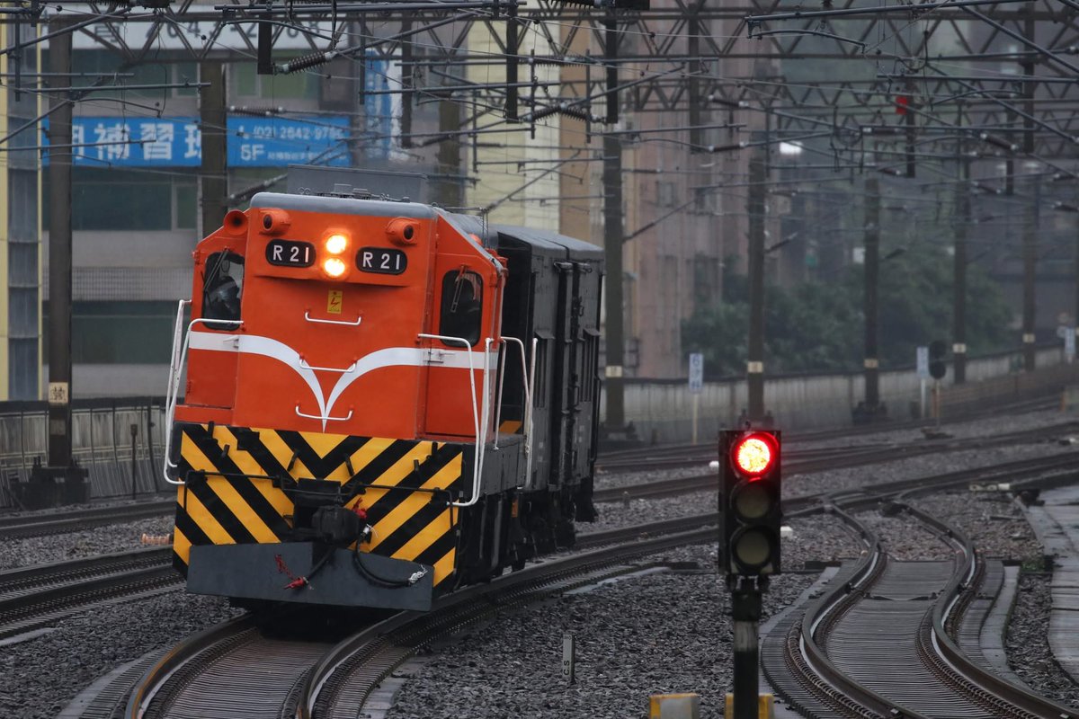 台鉄R20型ディーゼル機関車R21~24号機 台湾到着66周年 今の運用が大幅
