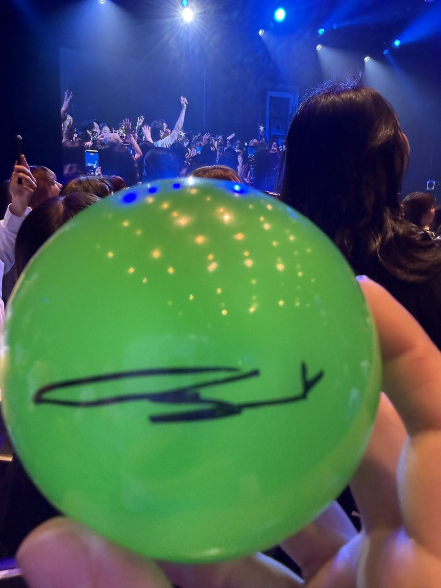 きゃーワンキャッチできたー😍✌️
ありがとう🥰<a href="/Noeul_lee6/">Noeul</a> 

#NOEUL_FANCON_IN_JAPAN
#NOEUL_FANCON_JP
#Noeulnuttarat #S2TheSunset
#MagentaBoy #Horizone #BoNoh