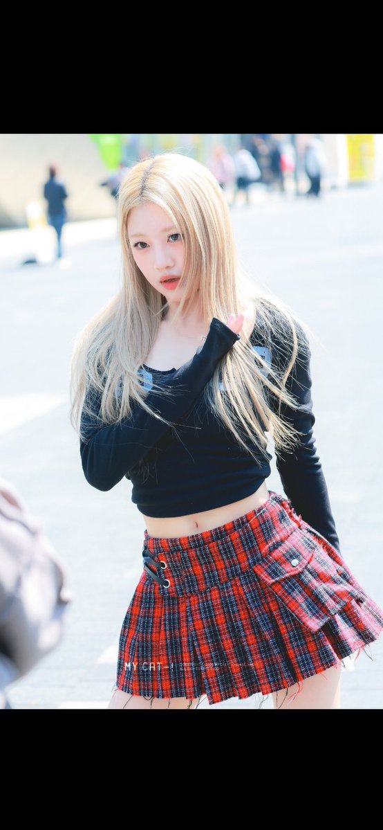 haeun feed tweet media