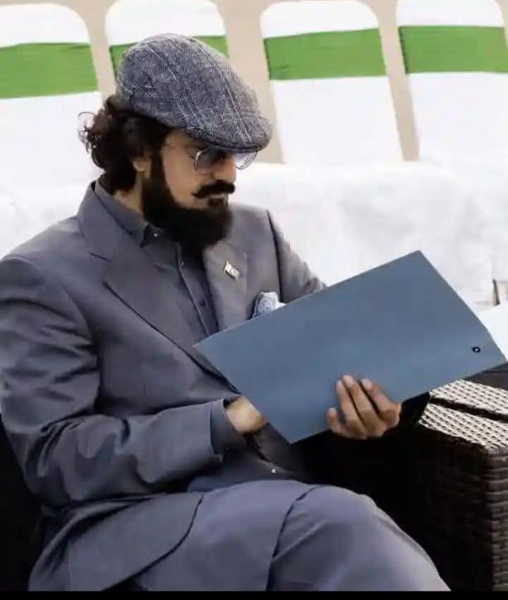 #PakistanRisesGlobally
#SultanWinsITPF
صاحبزادہ سلطان 2022 تا 2026 تک  پاکستان ایکویسٹرین فیڈریشن کے صدر بھی رہے