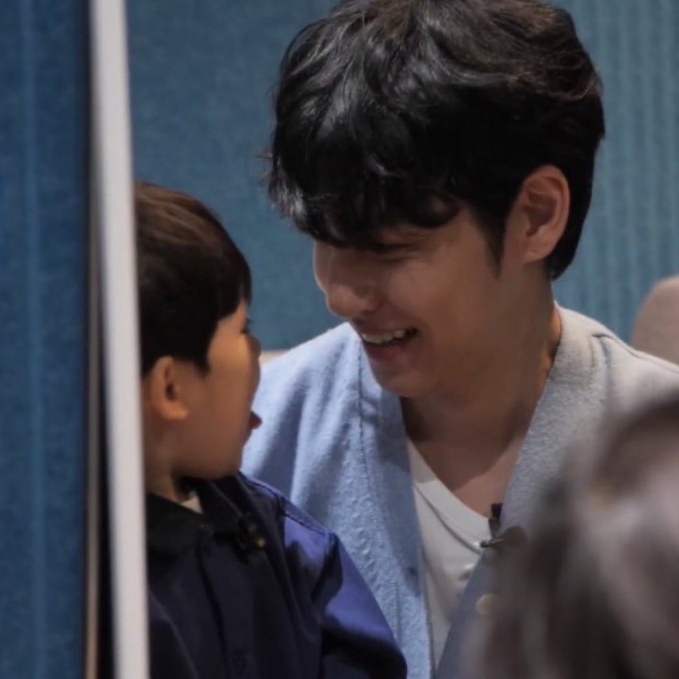 pilcarrots's tweet photo. 𝘮𝘢𝘺𝘣𝘦 𝘸𝘦 𝘨𝘰𝘵 𝘮𝘢𝘳𝘳𝘪𝘦𝘥 𝘰𝘯𝘦 𝘥𝘢𝘺, 𝘣𝘶𝘵 𝘸𝘩𝘰 𝘬𝘯𝘰𝘸𝘴? https://t.co/ZA5pa7FhOA