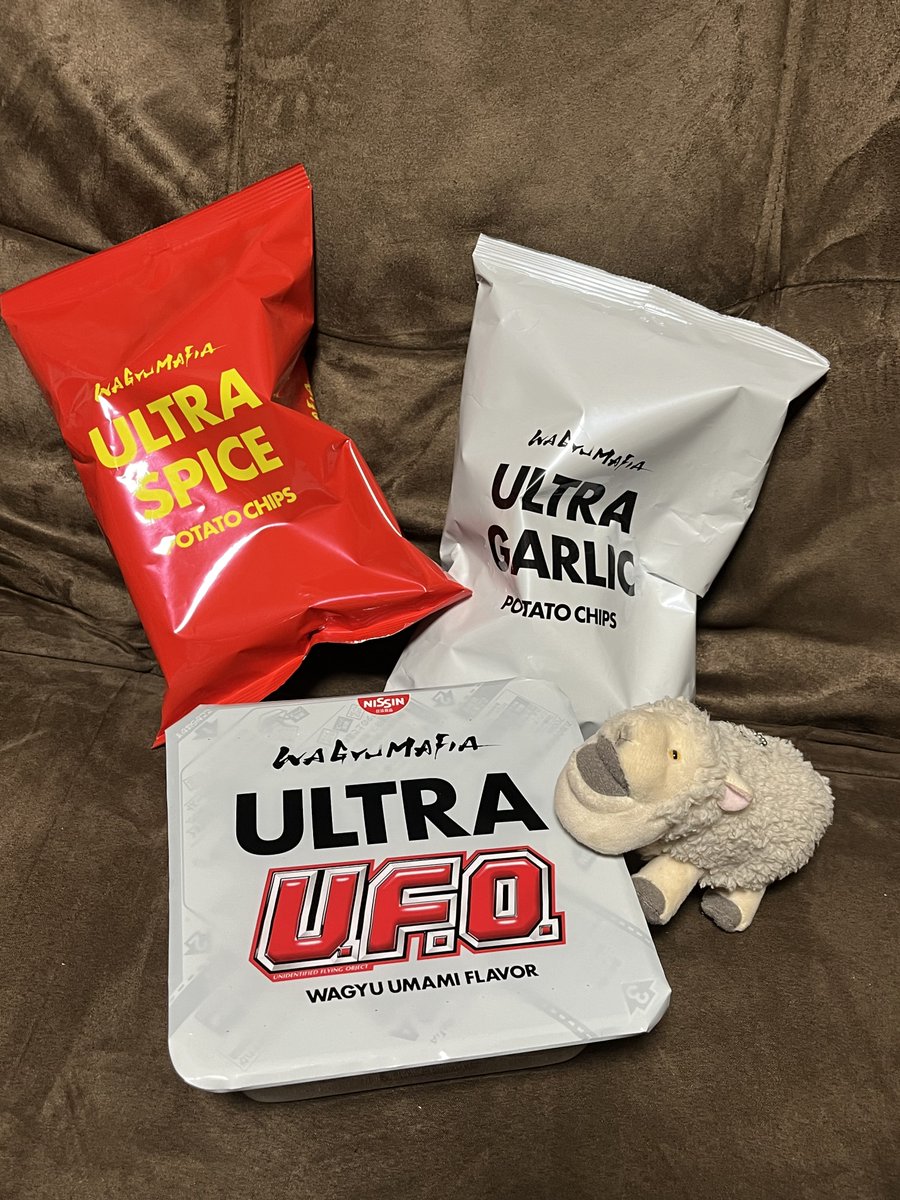 TatsumuneS's tweet photo. PLUS ULTRA！！
(ง ˙罒˙)ว 

前回白いのめちゃくちゃ美味しかったから赤いの楽しみ👊

@takapon_jp 
@wagyumafia 
#ULTRAGARLIC
#ULTRASPICE https://t.co/59vwEgH0mc