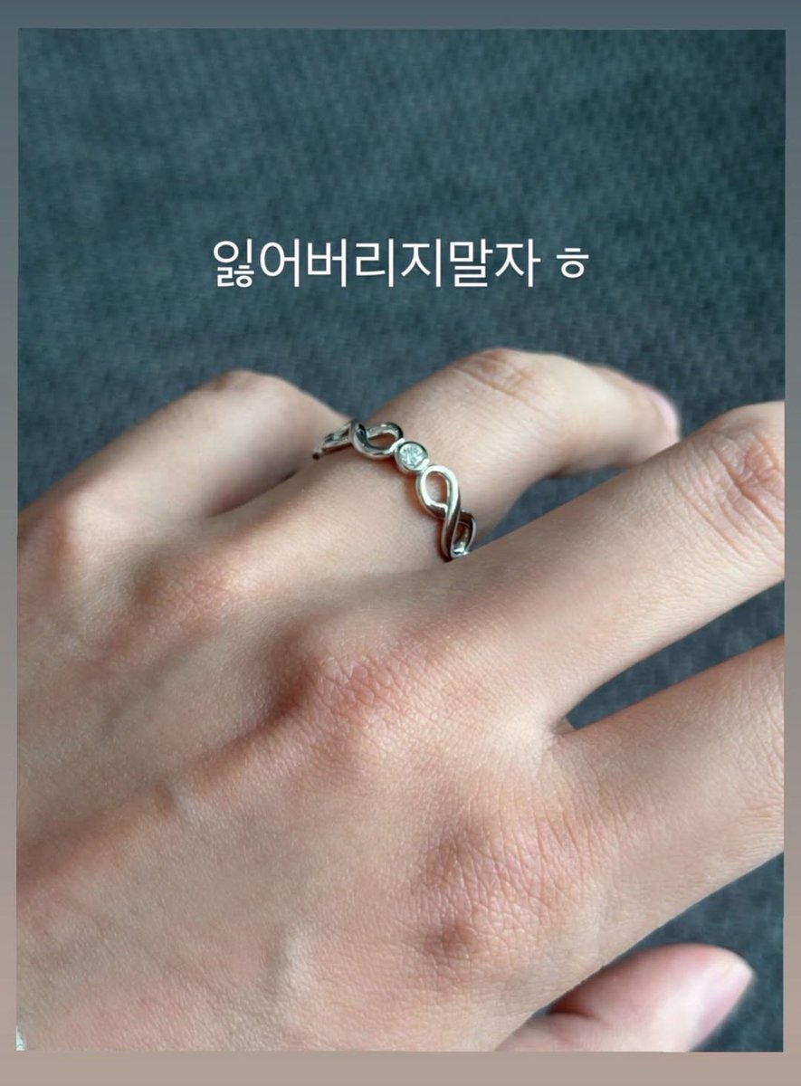 honey 🧸 — 🥂“나의 신 나의 우주。” tweet media