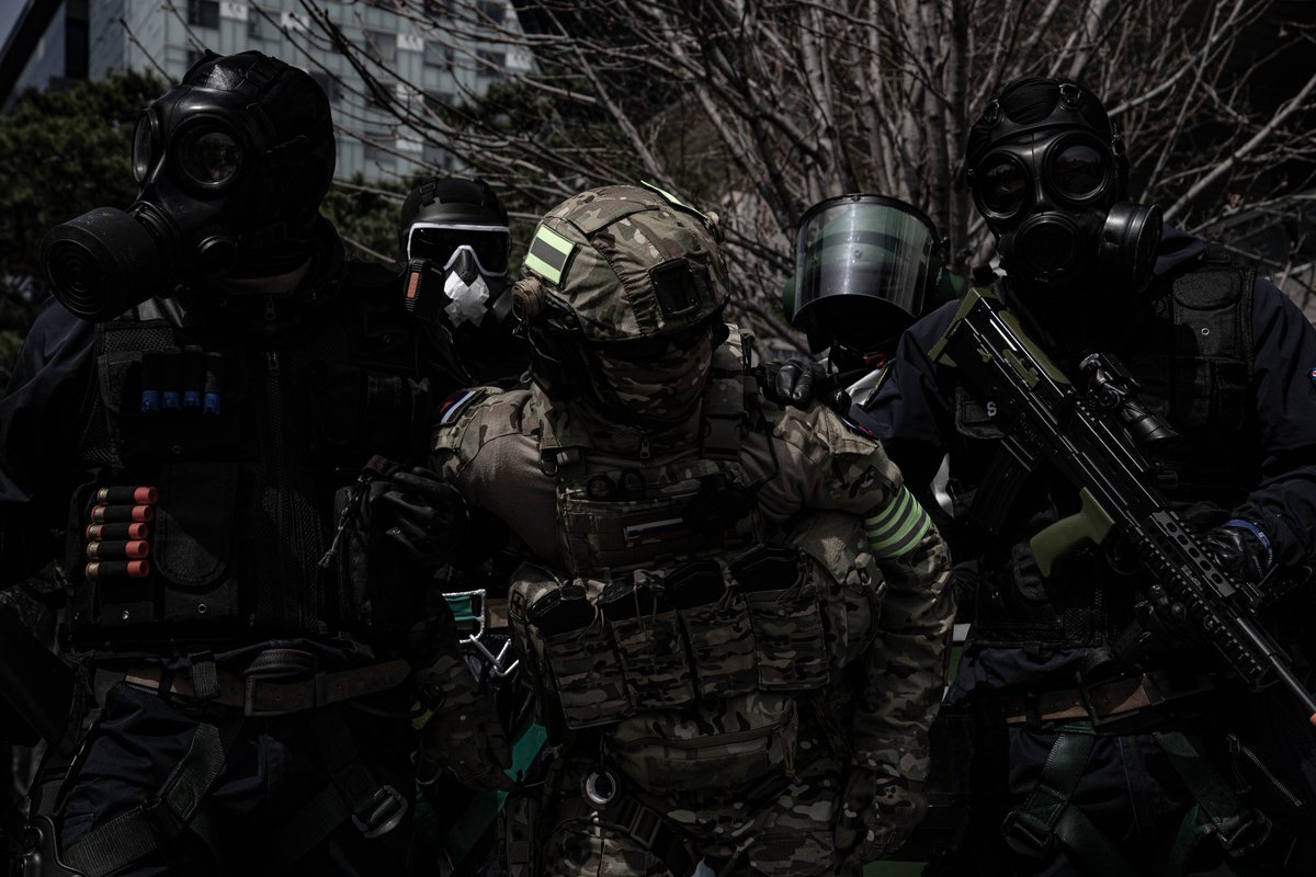 정사스 tweet media