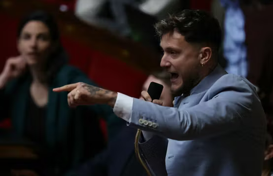 2026 → après avoir cautionné des exactions de ses milices #BrainWash d'#ArchiFa #LeFtIst aux #ordre de merluchon notamment .. Retour dans la glandée nazionale des'putées arnault [ lemonde.fr/societe/articl… ] Ces gens sont la lie de La #FrancePaysDeLaHonte x.com/PhelixTjm/stat…