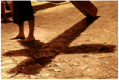 GregFICCA's tweet photo. .
"Pâque" : le Passage

Le chemin de croix représente en réalité le chemin spirituel.
C'est un parcours de dépouillement et de transformation. Le passage du moi limité à l’Être profond. 
C'est un sentier escarpé et la porte vers la Liberté intérieure.

"Pâque" : le pas sage.
. https://t.co/VNEnOUUV0m