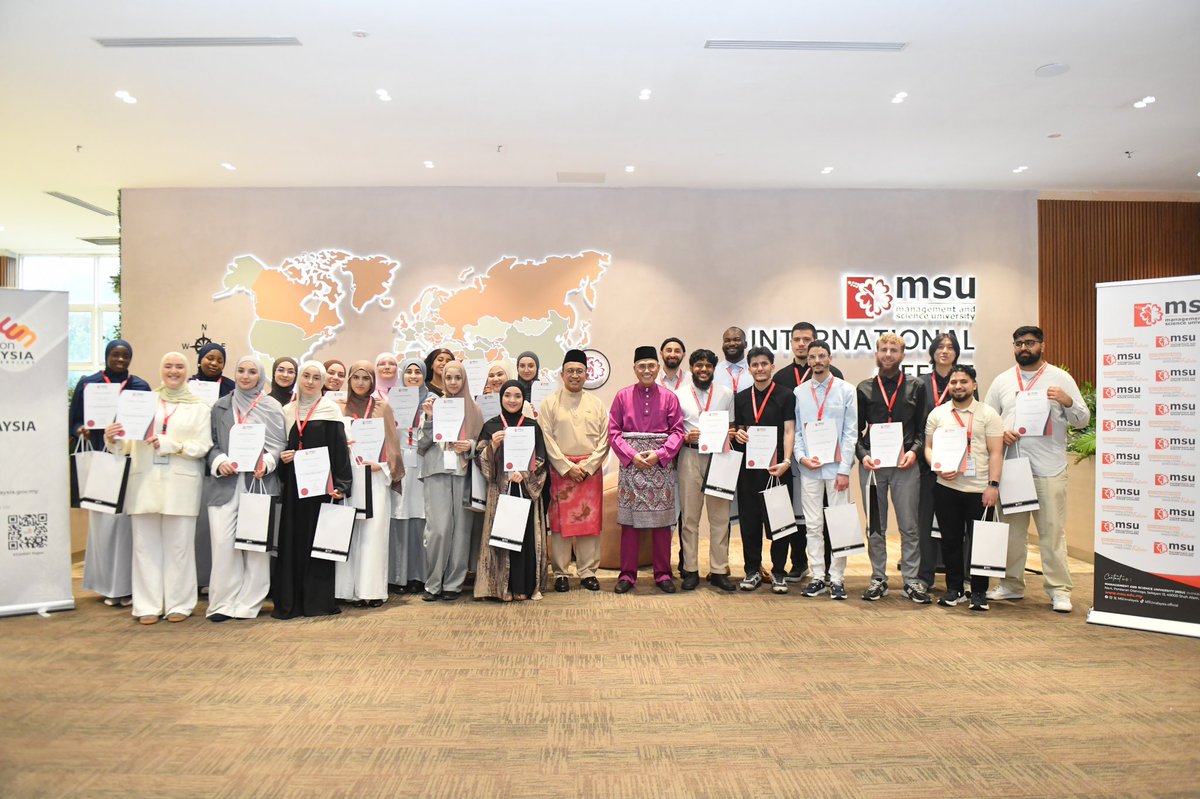 MohdShukriYajid's tweet photo. Congratulations to the participants of the @MSUmalaysia -@EducationMYSIA Edutourism Programme on receiving your Certificate of Completion today. A meaningful journey of learning, culture &amp; connection. Wishing you greater global exposure, new perspectives, and continued success. https://t.co/folrpgNV38