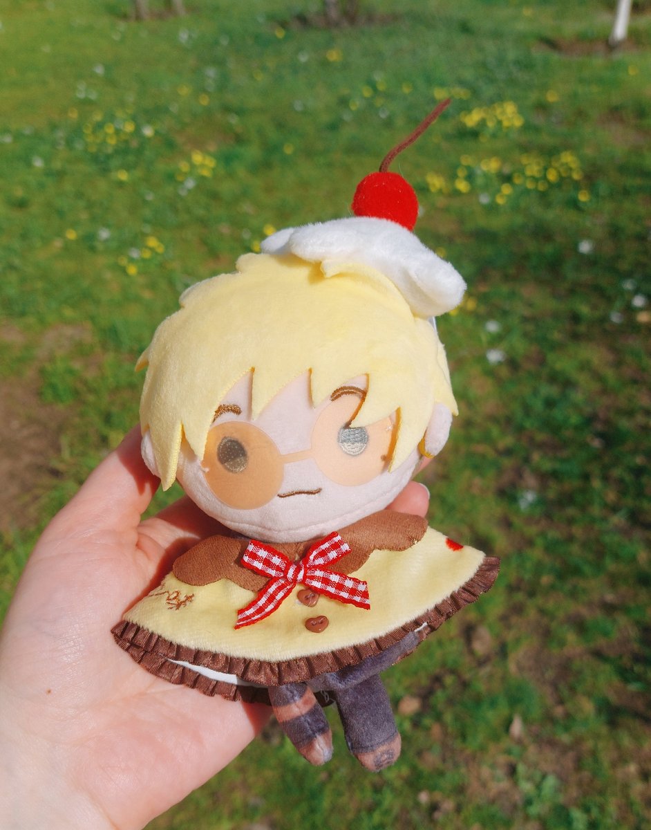 elen river tweet media